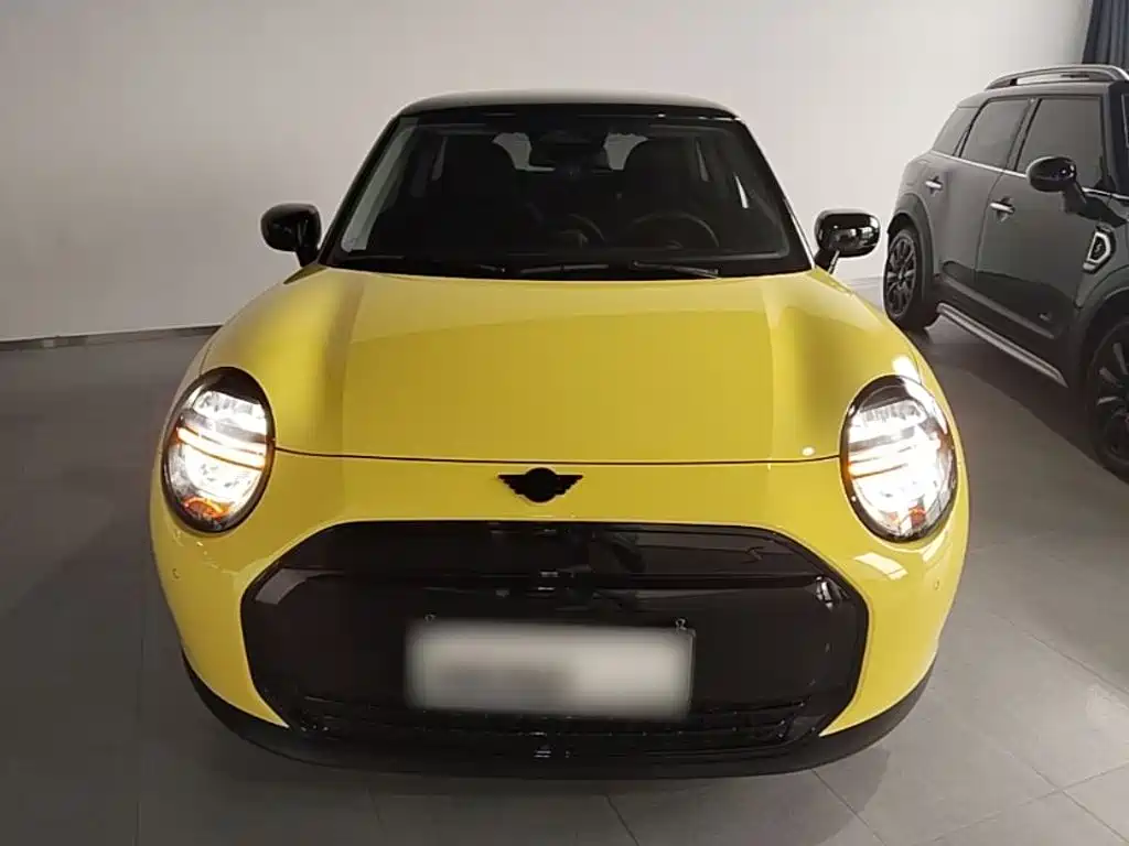 Mini COOPER 2024 456km COOPER E