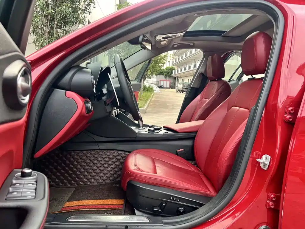 Alfa Romeo Giulia — миниатюра 10