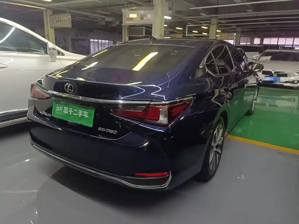 Lexus ES — миниатюра 7
