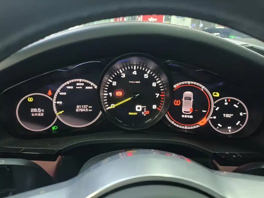 Porsche Cayenne Hybrid — миниатюра 12
