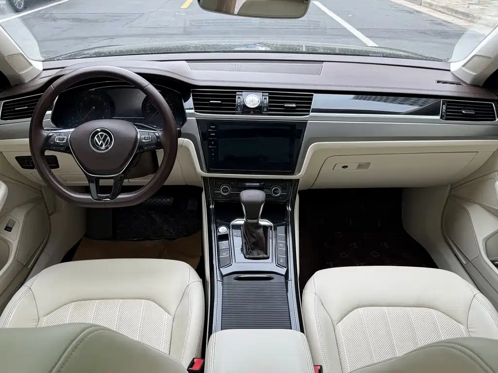 Volkswagen Phideon — миниатюра 5