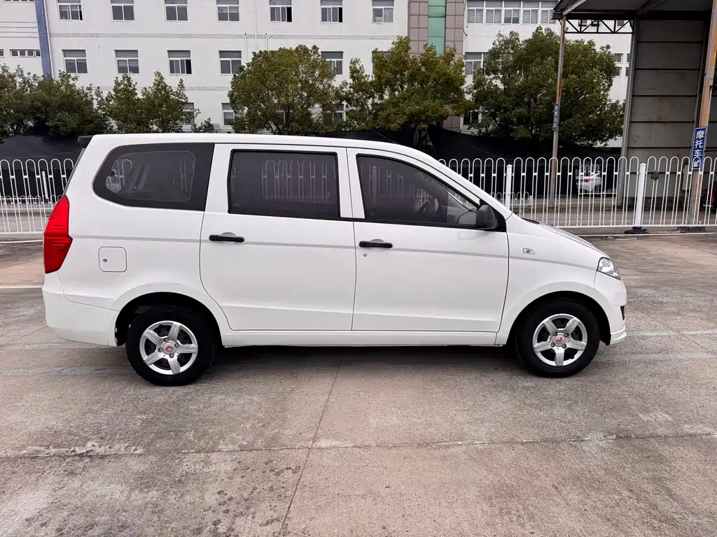 Wuling Hongguang — миниатюра 4