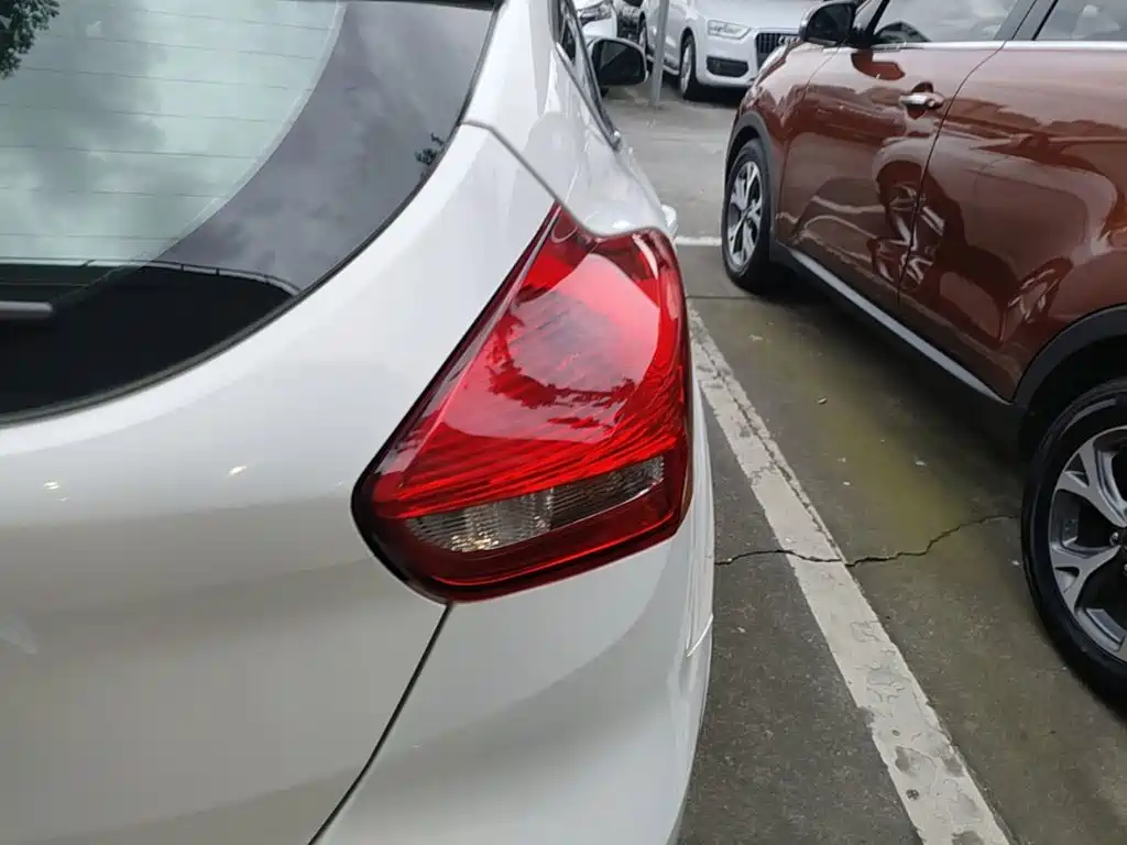 Ford Focus — миниатюра 8