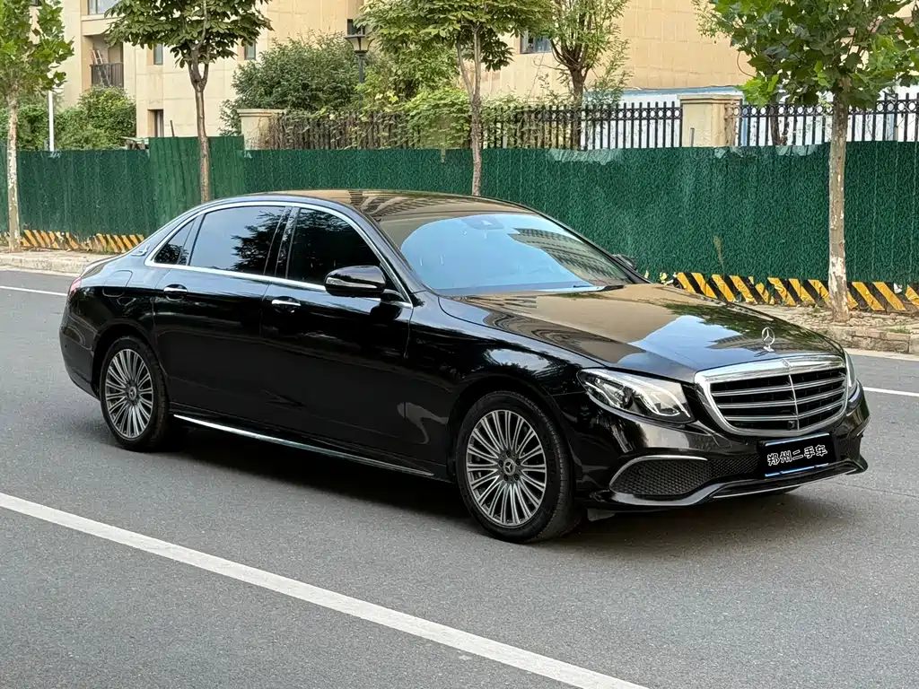 Mercedes-Benz E-Class — миниатюра 3
