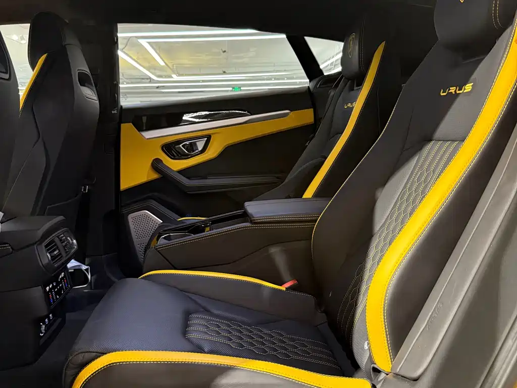 Lamborghini Urus — миниатюра 14
