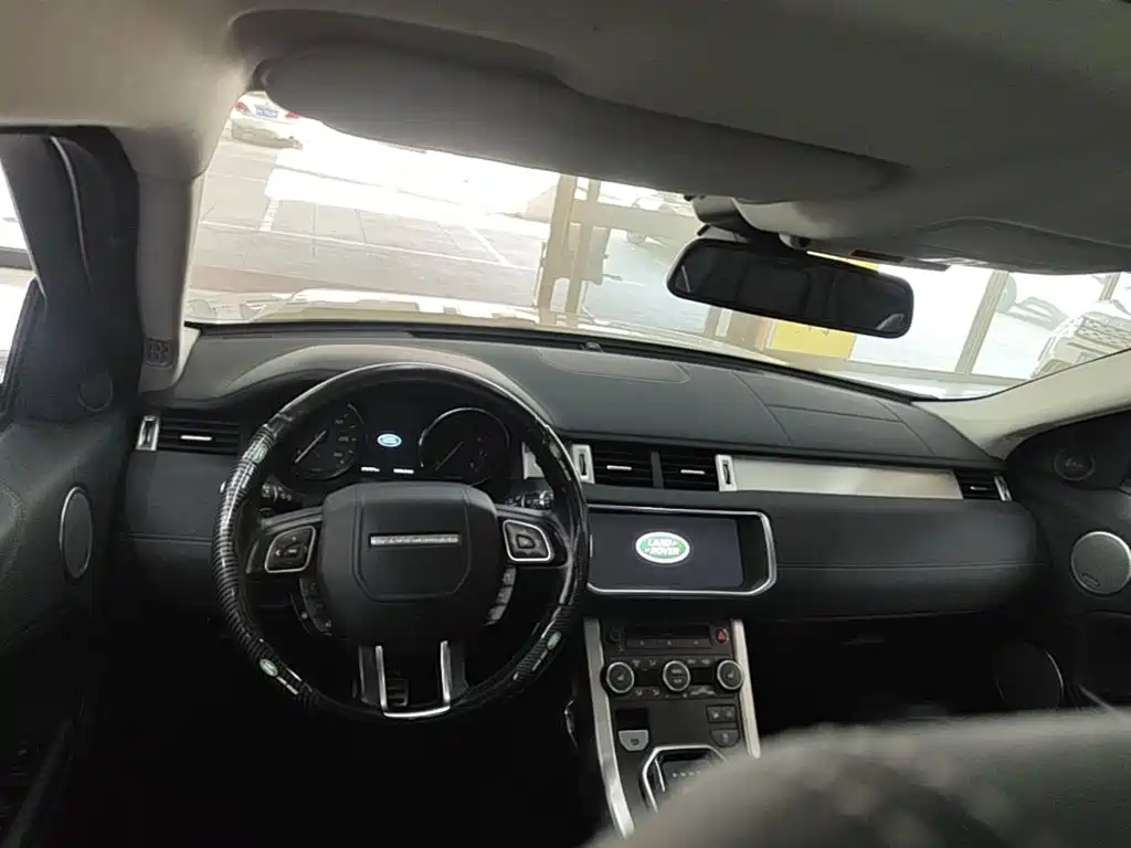 Land Rover Evoque — миниатюра 10