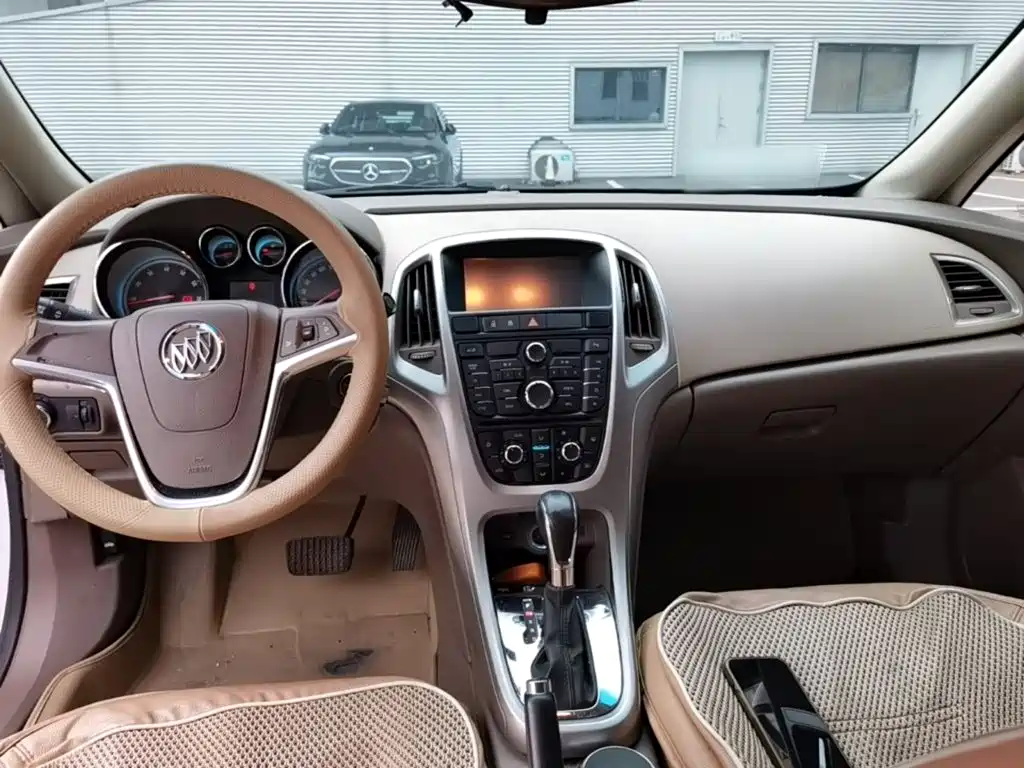 Buick Excelle — миниатюра 10