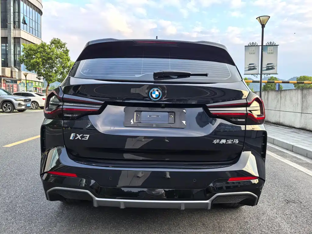 BMW iX3 — миниатюра 18