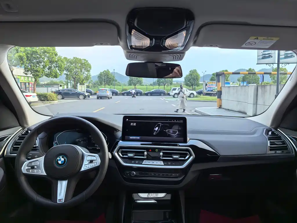 BMW iX3 — миниатюра 14