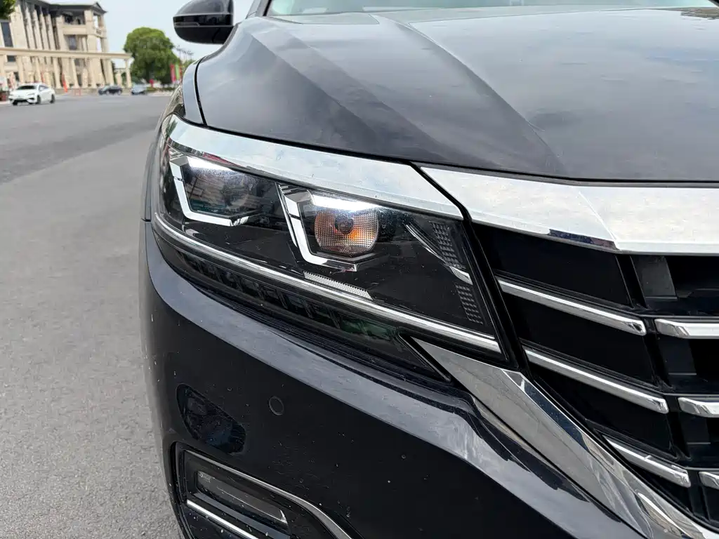 Volkswagen Passat 2019 330TSI Elite VI