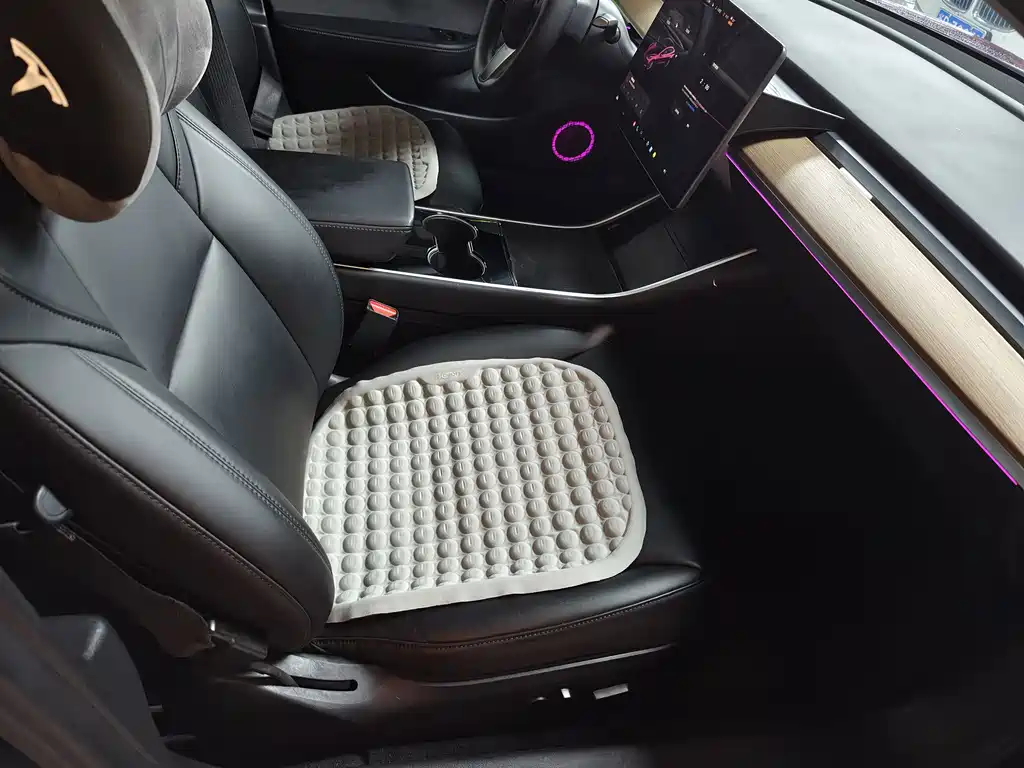 Tesla Model 3 — миниатюра 7