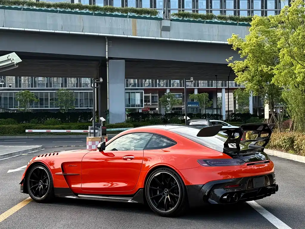 MERCEDES-BENZ AMG GT