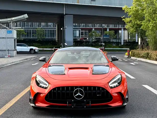 MERCEDES-BENZ AMG GT