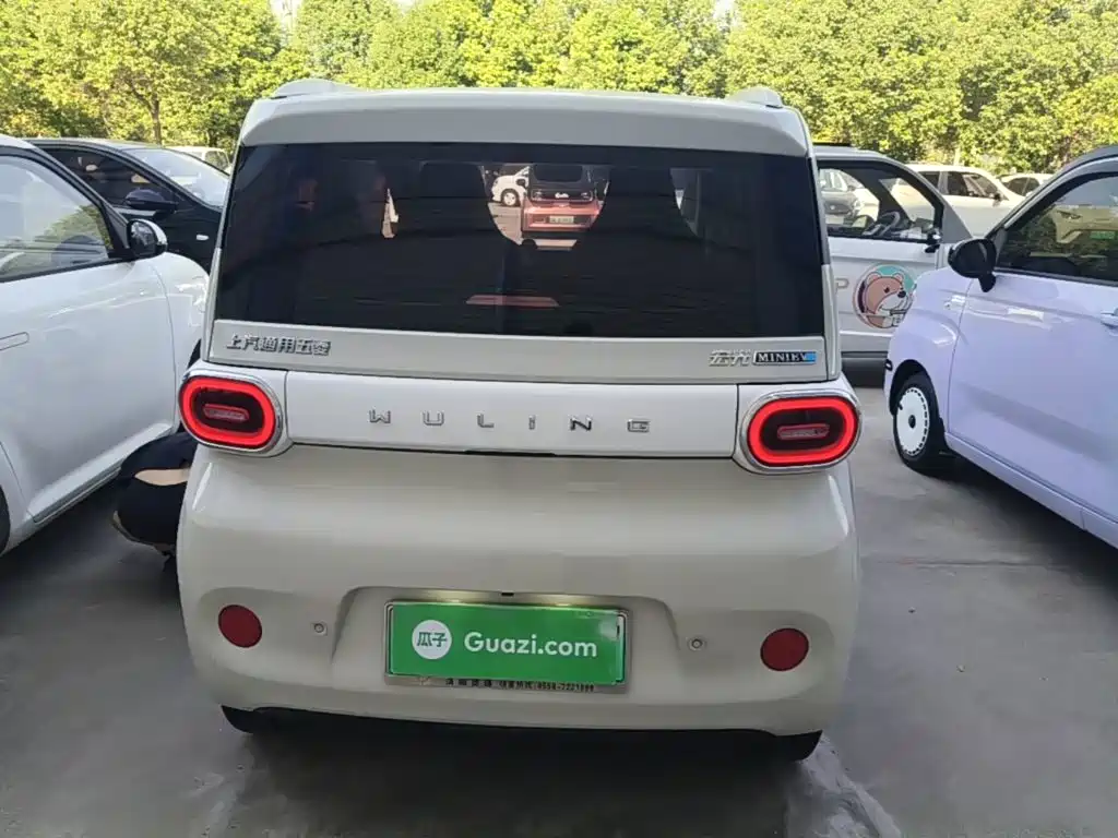 Wuling MINIEV — миниатюра 6