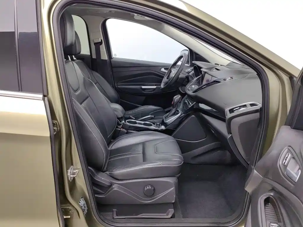 Ford Kuga — миниатюра 23