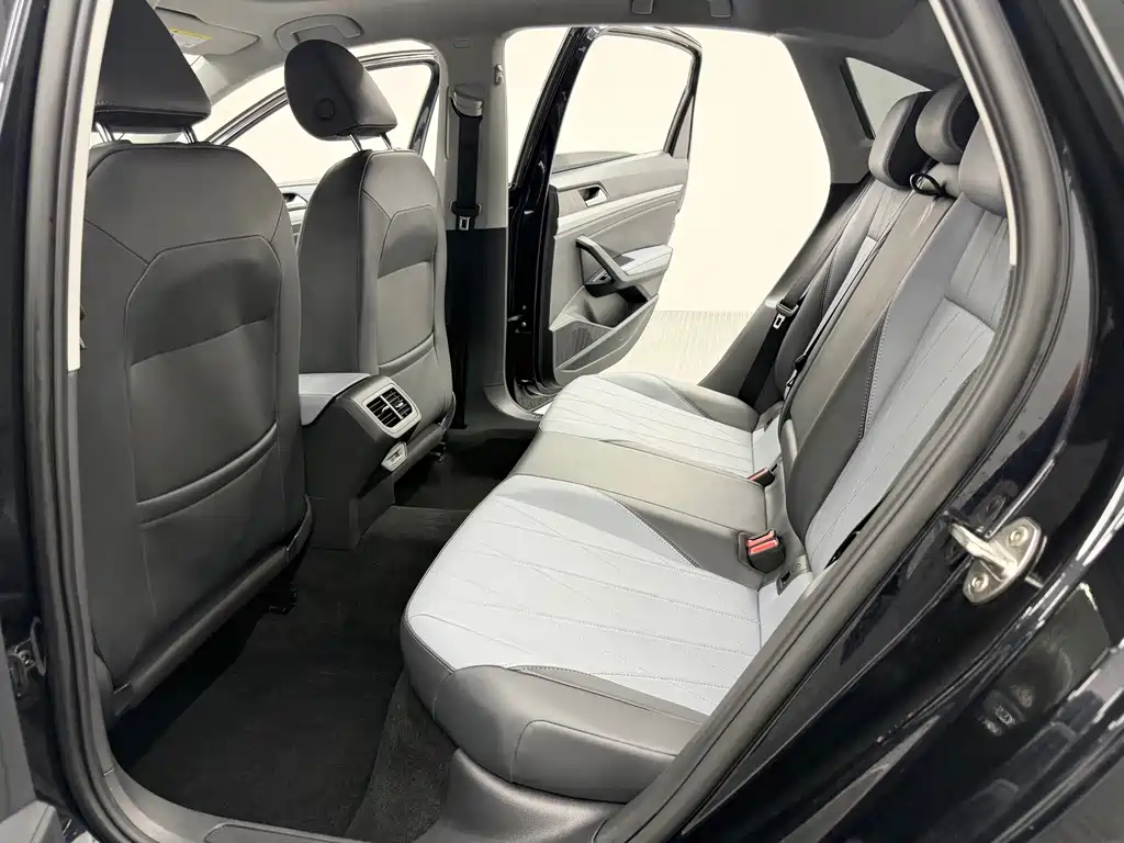 Volkswagen Lavida — миниатюра 9