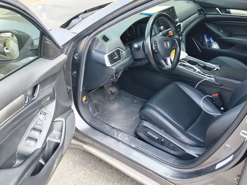 Honda Accord — миниатюра 17