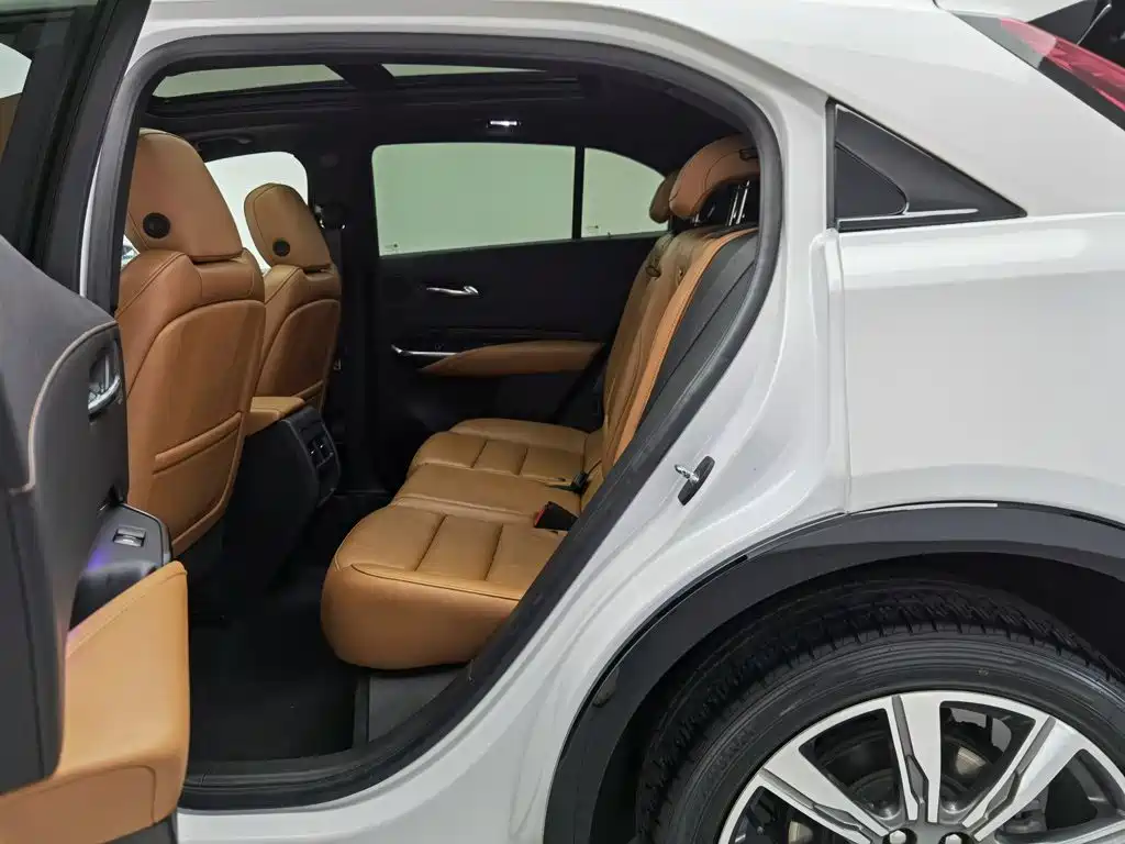 Cadillac XT4 — миниатюра 15
