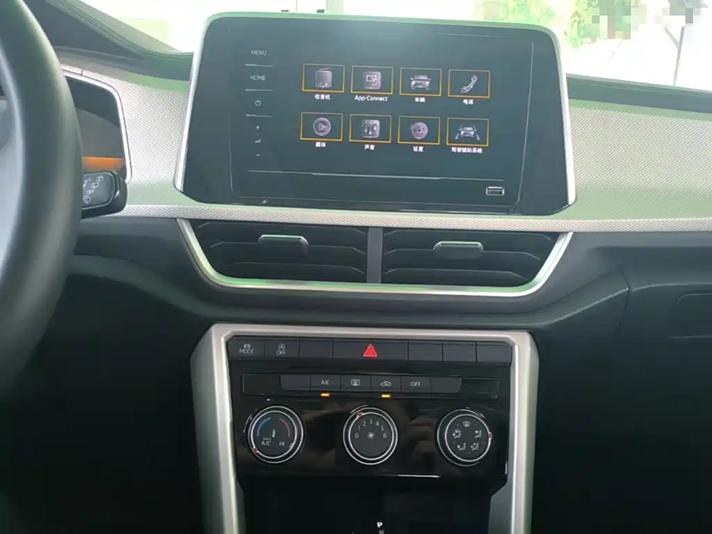Volkswagen T-Roc — миниатюра 13