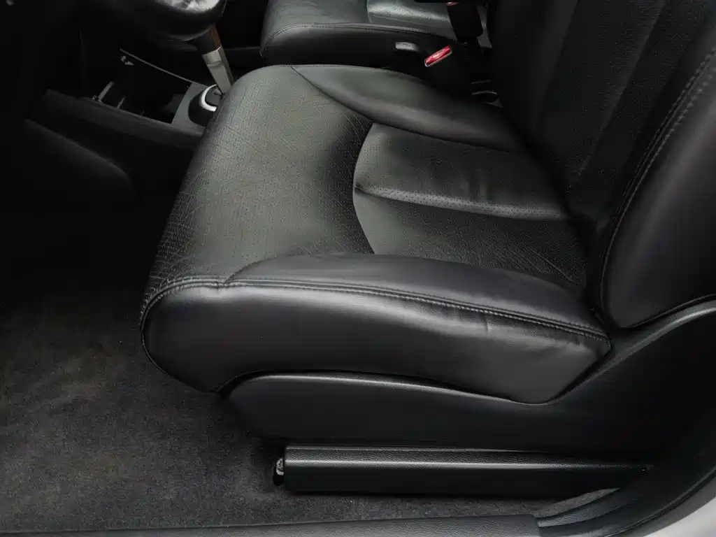 Nissan Tiida — миниатюра 20