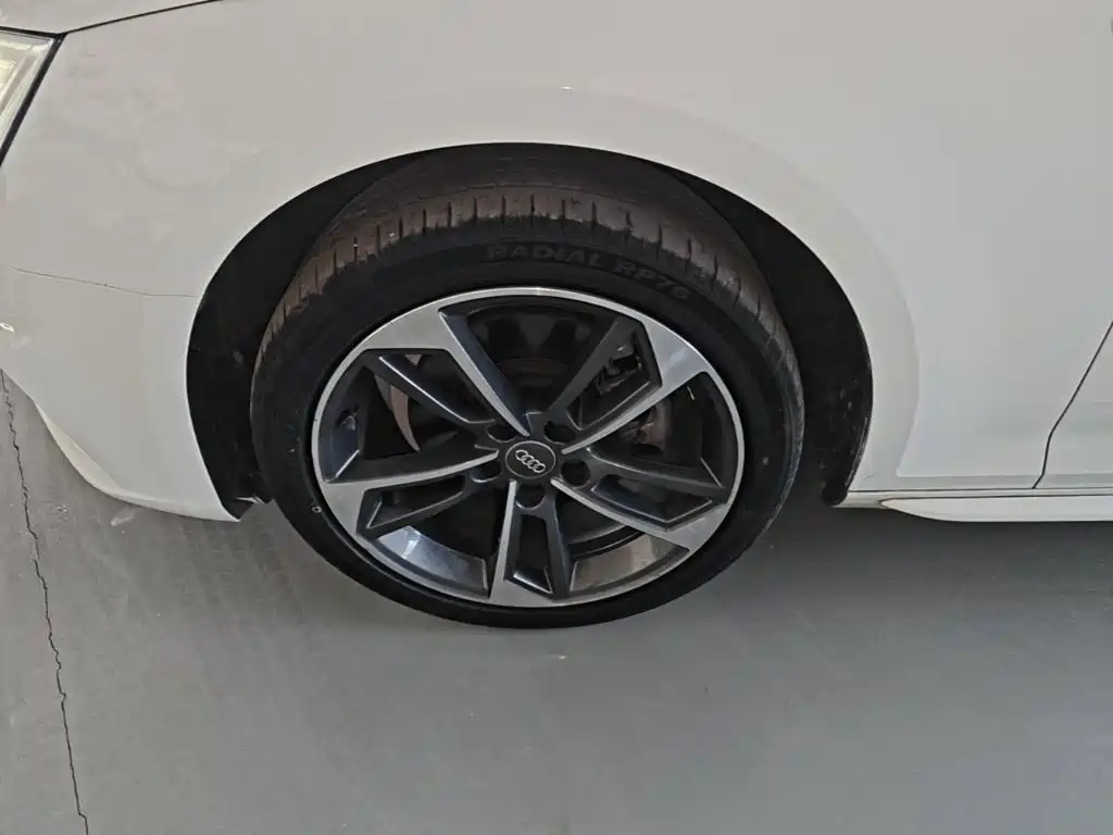 Audi A4L — миниатюра 23