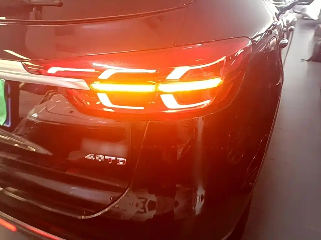 Hongqi Hongqi HS5 — миниатюра 8