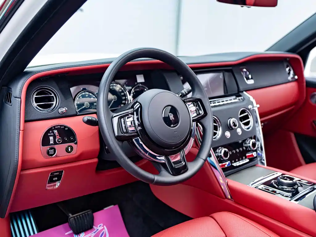 Rolls-Royce Cullinan 2018 мест