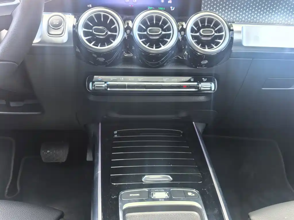Mercedes-Benz EQB — миниатюра 22