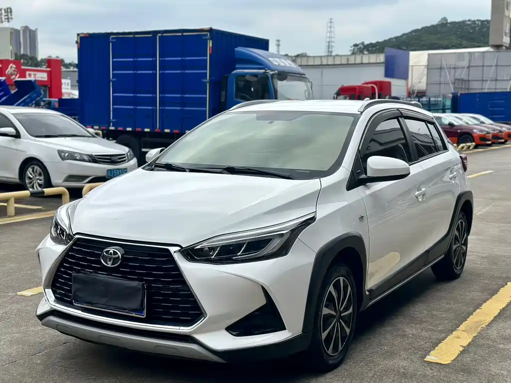 Toyota Yaris L — миниатюра 2
