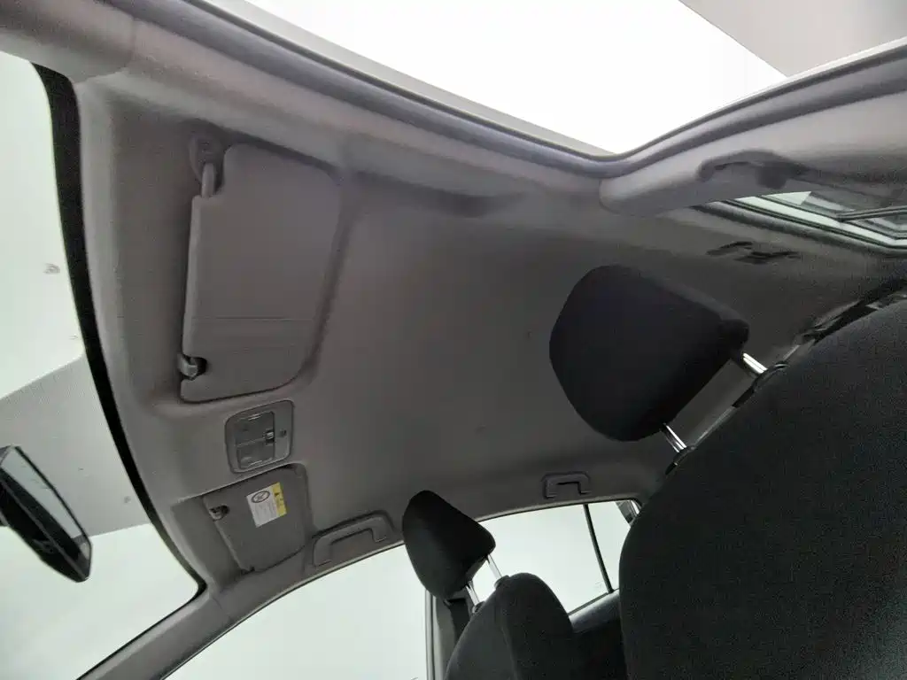 Toyota Yaris L — миниатюра 14