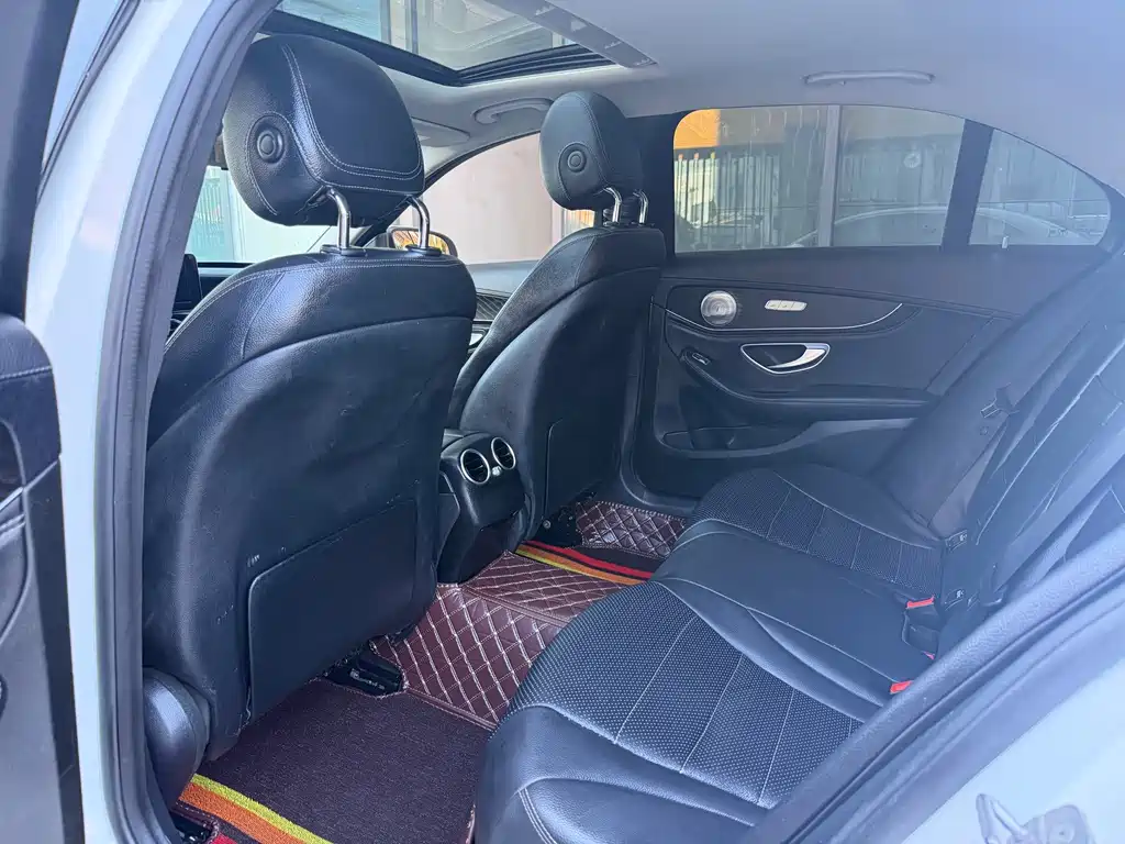 Mercedes-Benz C-Class — миниатюра 7