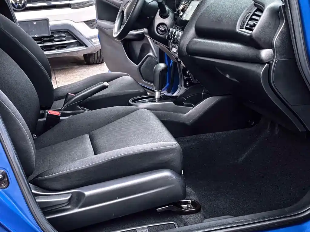 Honda Fit — миниатюра 8