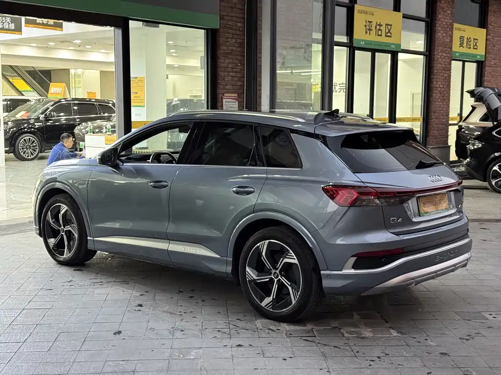 Audi Q4 e-tron — миниатюра 6