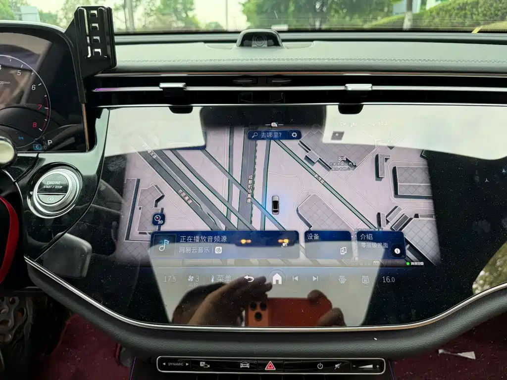 Mercedes-Benz E-Class — миниатюра 9