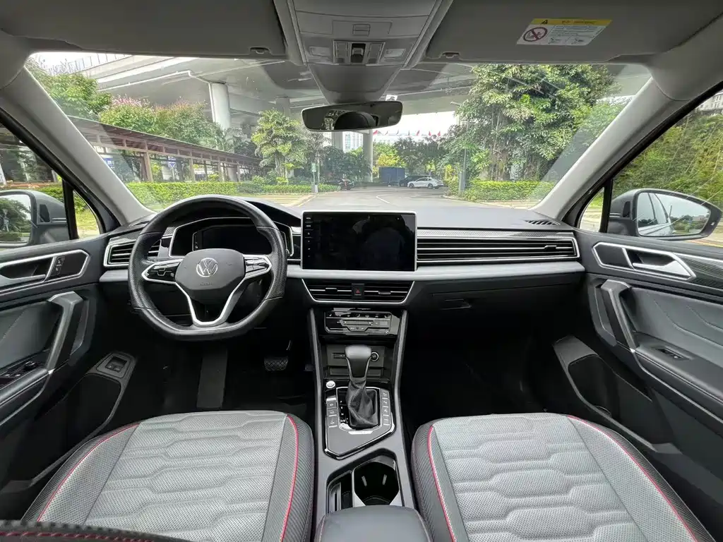 Volkswagen Tiguan L PHEV — миниатюра 4