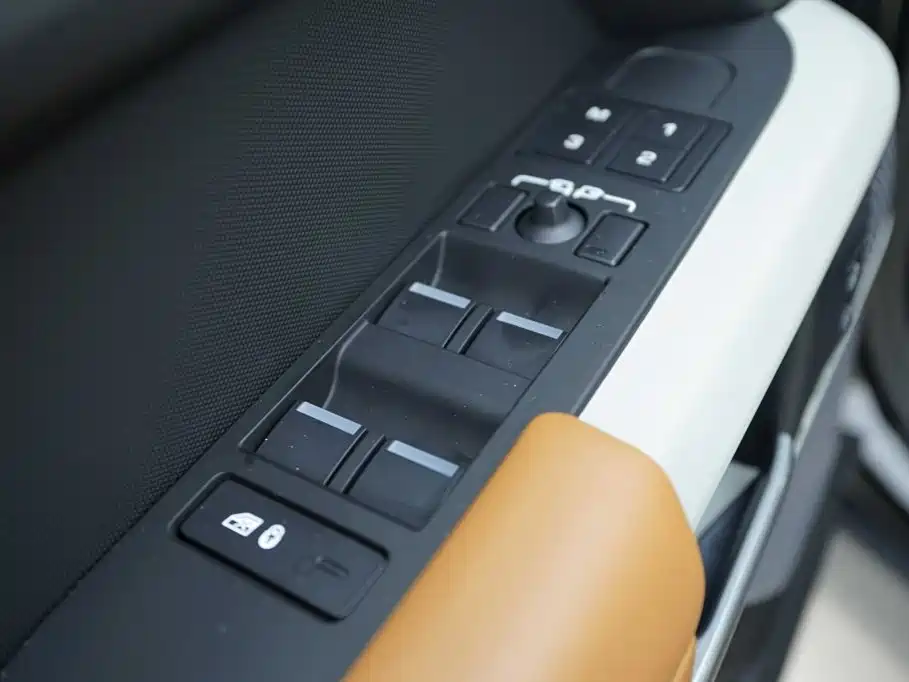 Land Rover Defender — миниатюра 10