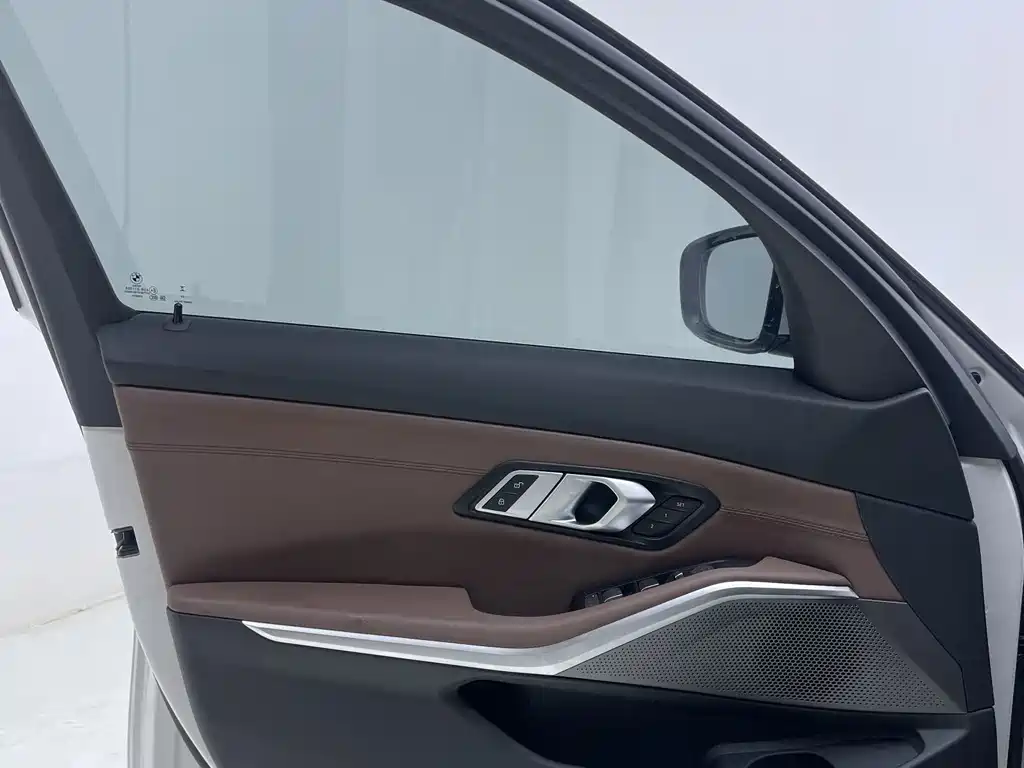 BMW 3 Series — миниатюра 17