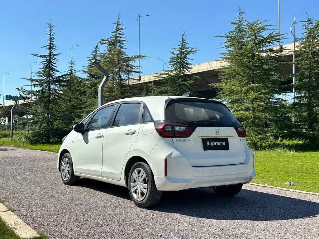 Honda Fit — миниатюра 9