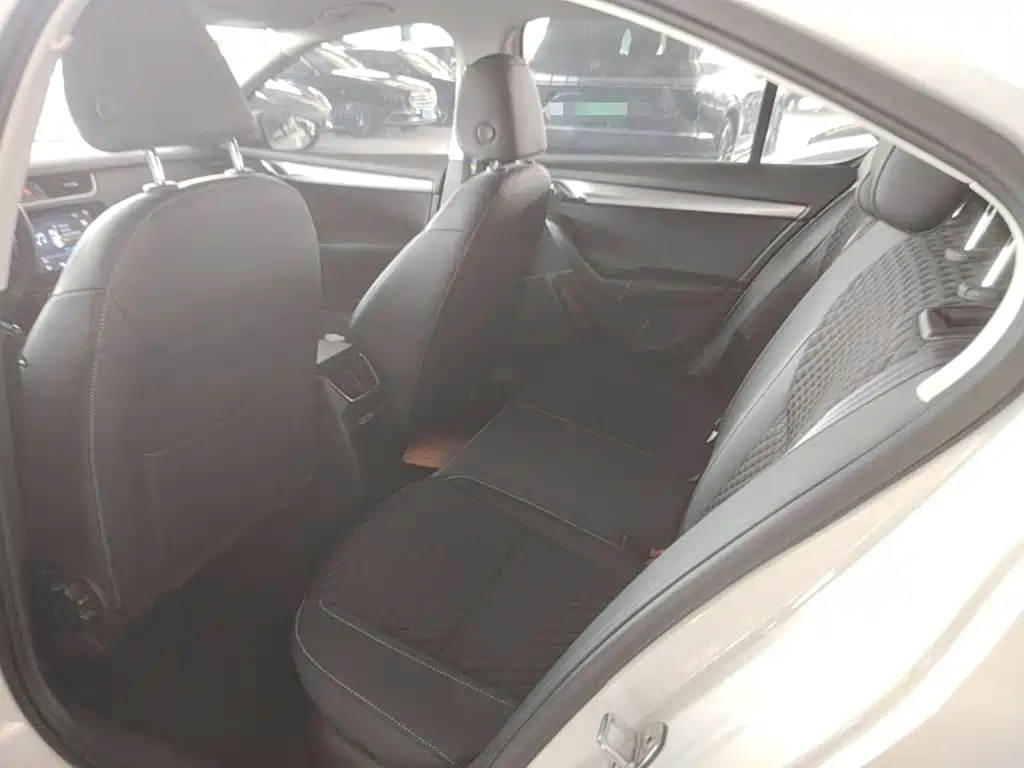 Skoda Octavia — миниатюра 17
