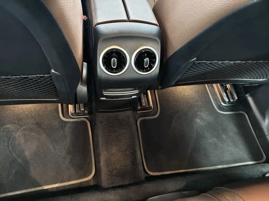 Mercedes-Benz EQB — миниатюра 10