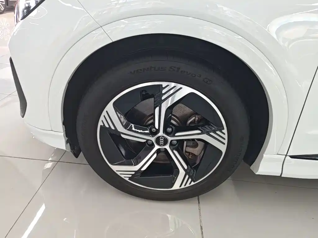 Audi Q4 e-tron — миниатюра 23