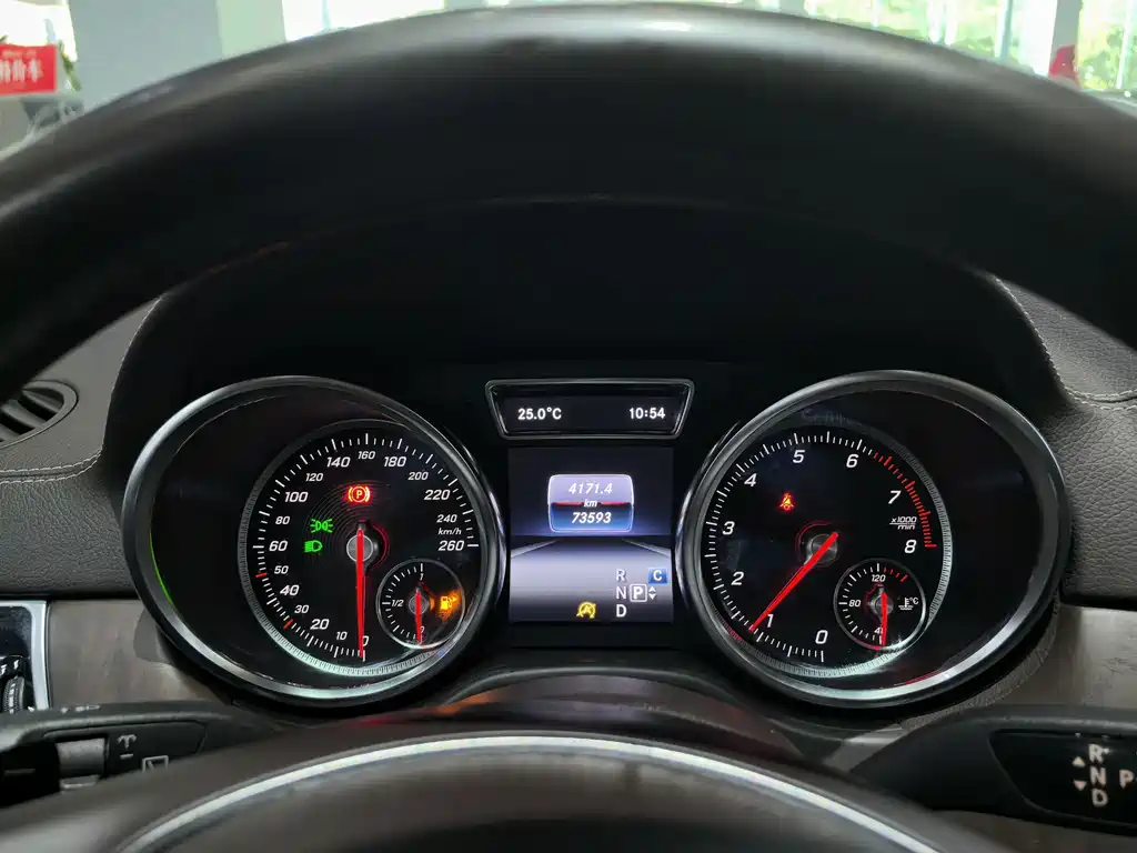 Mercedes-Benz GLE (Import) — миниатюра 23