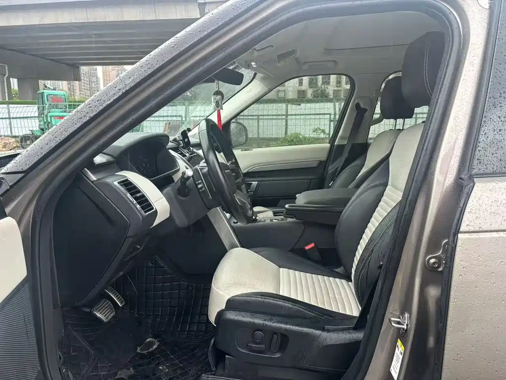 Land Rover Discovery — миниатюра 6