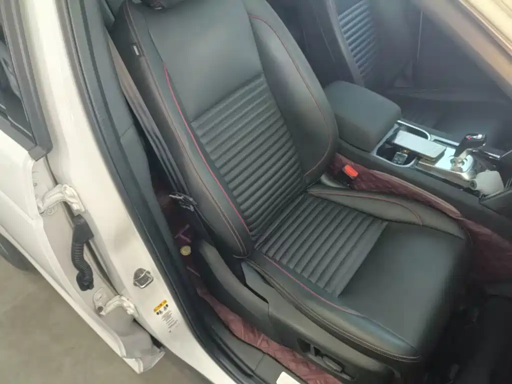 Land Rover Discovery Sport — миниатюра 25