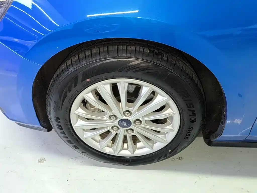 Ford Focus — миниатюра 23