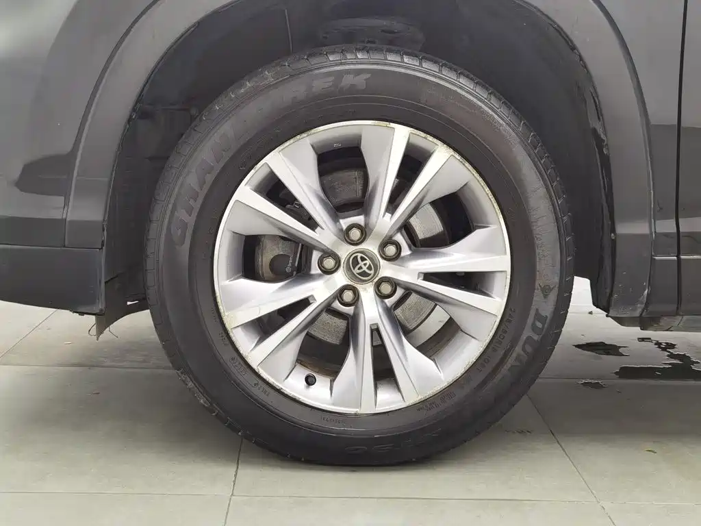 Toyota Highlander — миниатюра 17