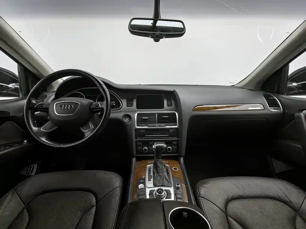 Audi Q7 — миниатюра 5