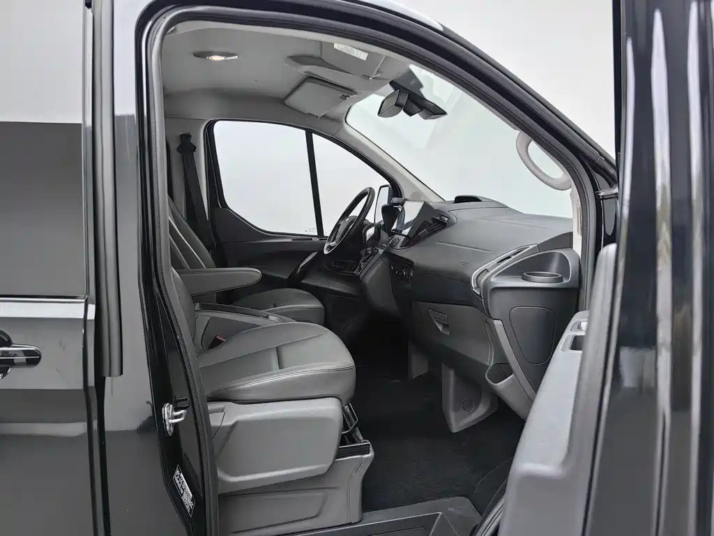 Ford Tourneo — миниатюра 23