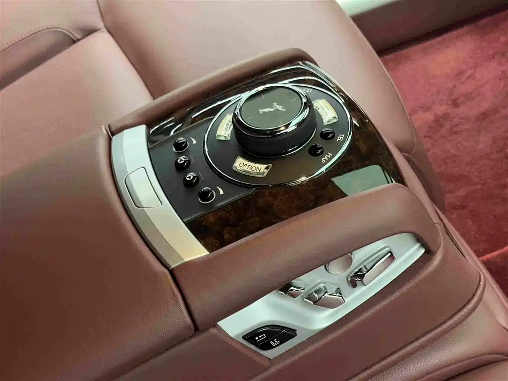 Rolls-Royce Ghost — миниатюра 12