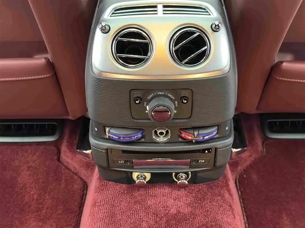 Rolls-Royce Ghost — миниатюра 19